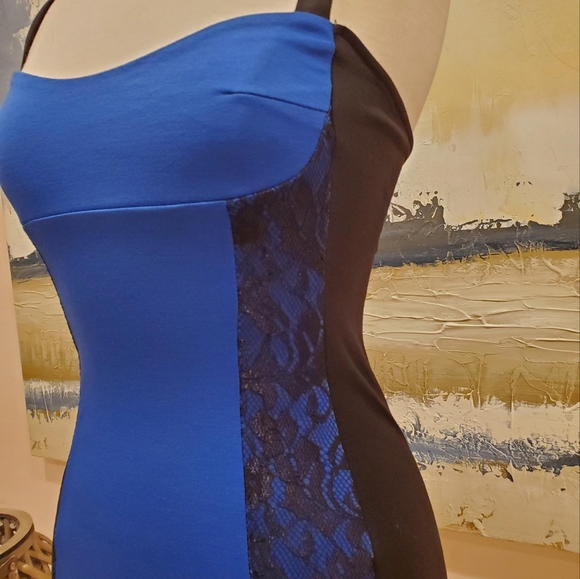 BLUE AND BLACK SHORT LACE FRONT DRESS - Picture 2 of 4